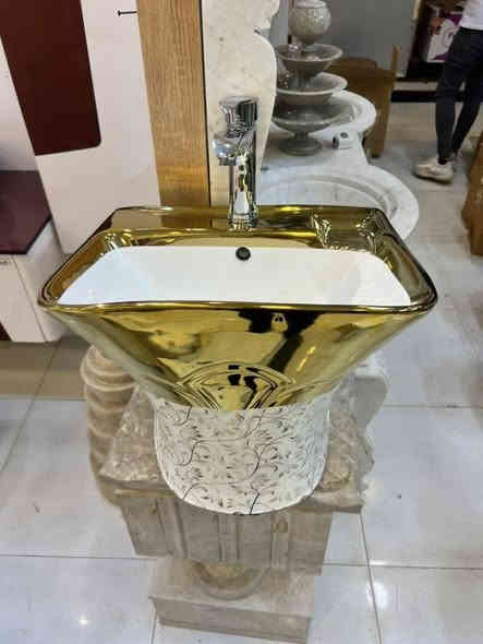 إلى وكلائنا في العراق وصول لدينا مغاسل تعليك ملون ذهبي فضي رصاصي اسود شركة جه نكين في بابل ***********
