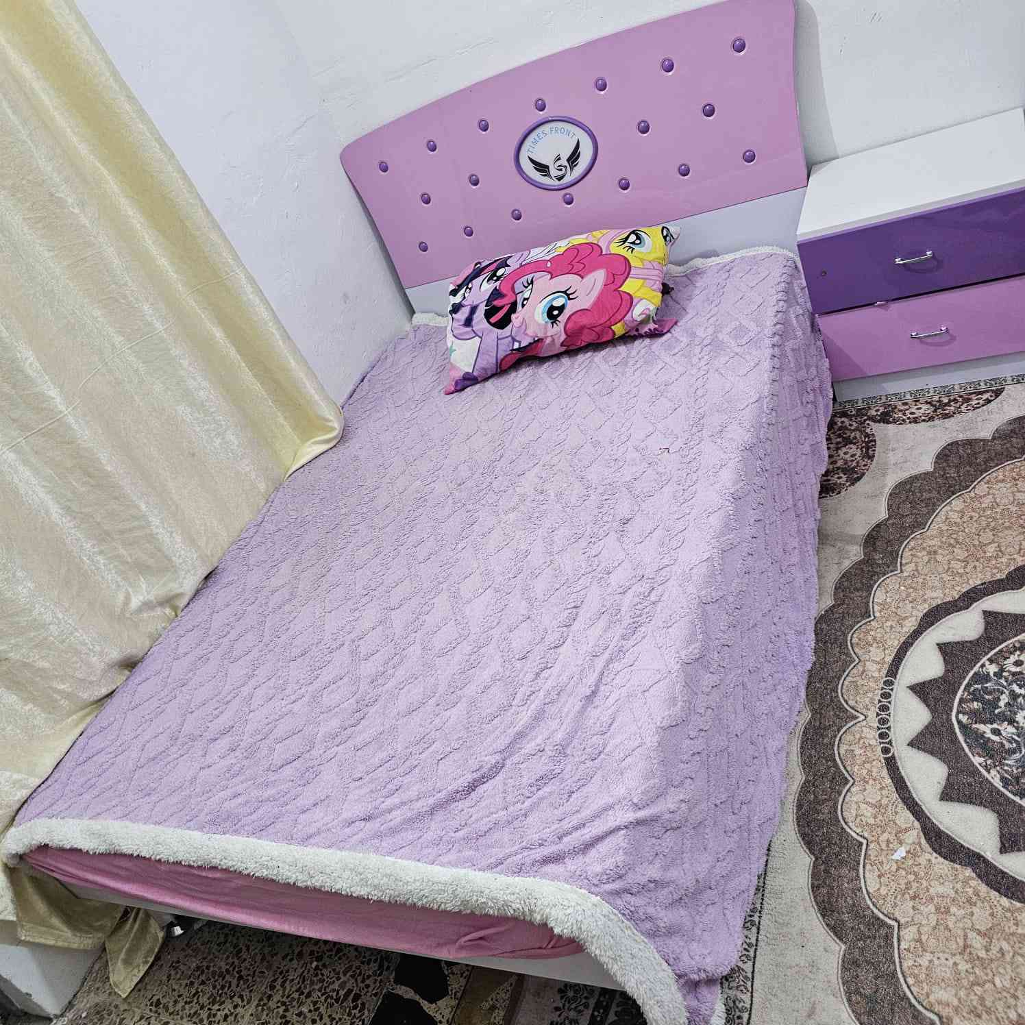 غرفه اطفال للبيع السعر 175الف ***********
