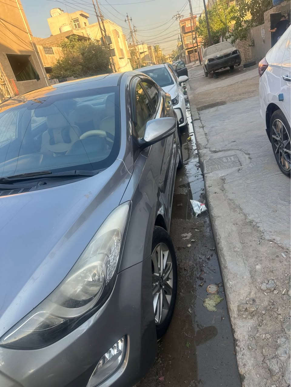 سلام عليكم عندي سياره للبيع خليجي ماشيه 130 الف لا يوجد بيها صبغ فقط بارد *********** بغداد, العراق
