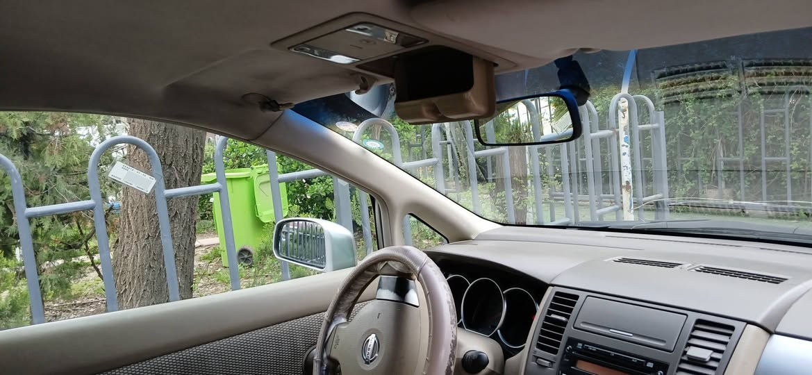 نیسان تیدا/جانتا مۆدێل ٢٠٠٨
خلیجی ناوزەرد 
ڕەنگی سلڤر ، گێڕ ئۆتۆماتیک
سەنەوی مانگی ٨ بەسەردەچێت
 شوین عەینەک
کوشن سیاحى
بێ بۆیاخ
بێ کاڵبوونەوە 
بێ لێدران
نرخى / 87$ و معامەلەیەکی کەم
*********** السليمانية, العراق
