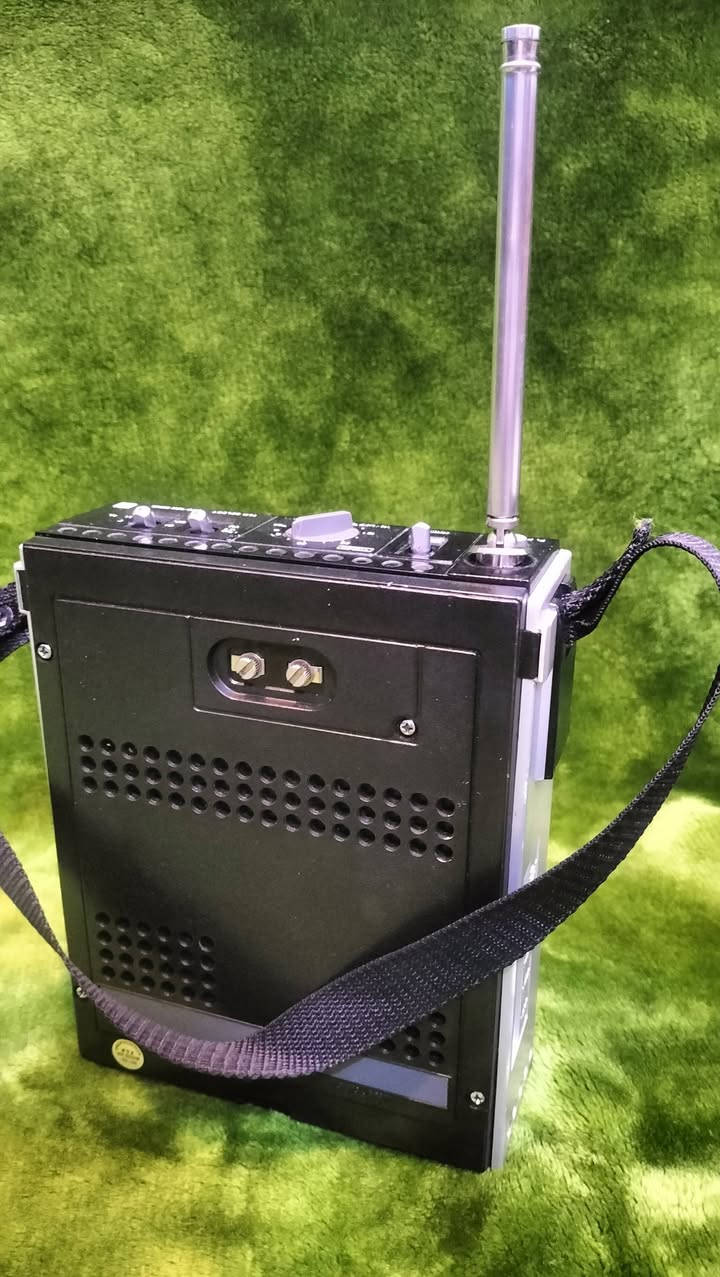 من افضل اصدارات SONY هو موديل 55 CAPTAIN.
يعمل على بطاريات وسط عدد 4 ويلتقط ثلاث موجات FM و MW و SW وفيه مواصفات كثيرة، كما مبين في الفيديو المرفق.
المكان بغداد ويوجد توصيل إلى المحافظات كافة. اي استفسار الرجاء المراسلة.


**إذا كنت صاحب هذا الإعلان وتريد حذفه لأي سبب، رجاءا أرسل رسالة إلى الدعم الفني**