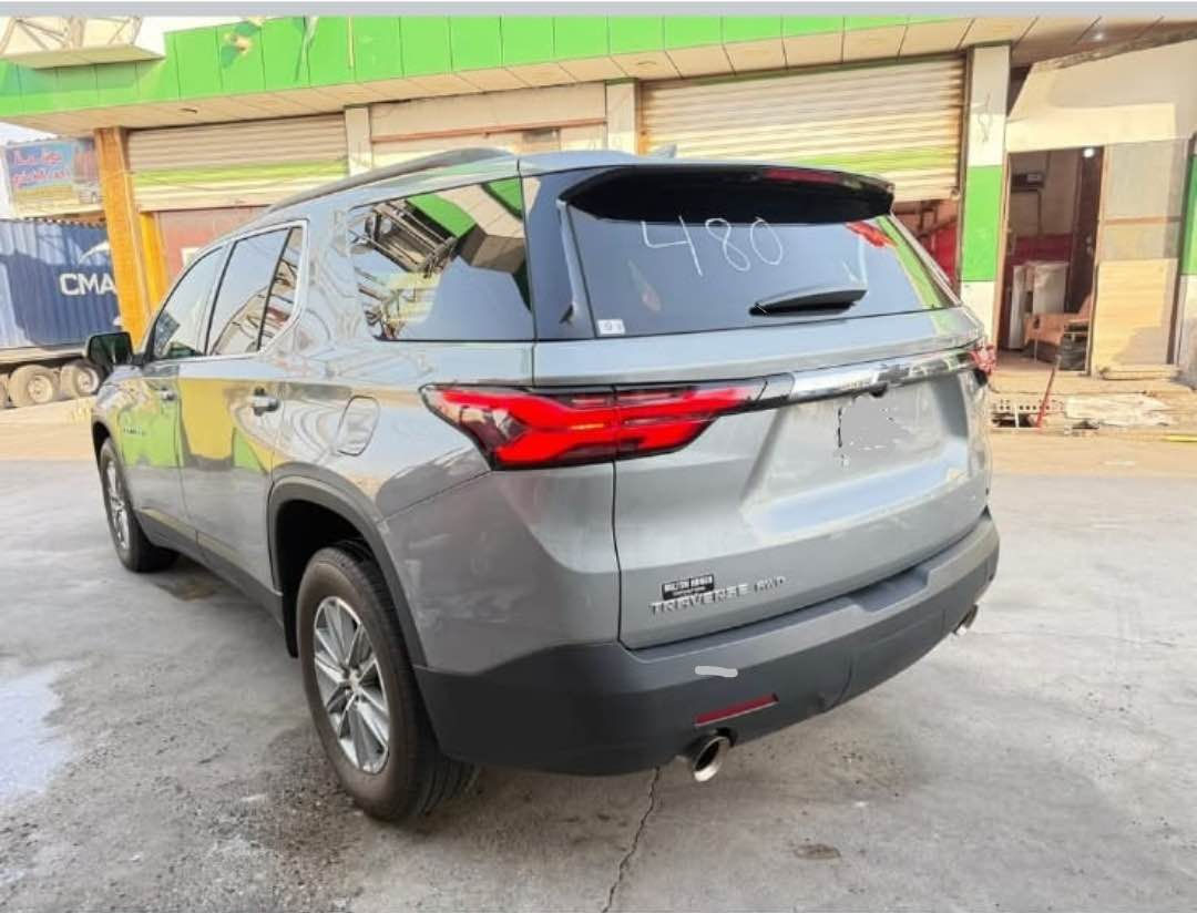 السلام عليكم دخول جديد
 مرقم بصره  
للبيع سياره ترافس LT موديل 2023 
الضرر تبديل جاملف مال تفصيخ نفس اللون فقط بدون صبغ
المواصفات 
 السياره شيفورلية ترافس 
 الموديل 2023 
 ماشية 20  بعدهي زيرو 
اوتو استوب اطفاء ذاتي 
 بصمات عدد 4 للابواب مع بصمة جنطة وبصمة تشغيل 
 وتشغيل عن بعد ورادار امامي مانع تصادم 
حساسات انحراف عند المسار 

 شاشة الدشبول كب قاصه 
شاحن لاسلكي ( واير ليس) 
كشنات مخمل + تدفئة بلكشن 
تدفئة بل كشنات 
تحكم فول كهرباء لكرسي السايق 
 السياره بنظام 3 قطع 
سايد بريك بصمة 
اشاير بالمرايا الجانبيه + نقطه عمياء 
تحكم استيرن جهتين بلوتوث وحاكيه وكروز سرعه وتحكم 
صوت نظام ABS مانع انزلاق + كشن منفصل هواي مواصفات بيهه السياره 7 راكب سياحي 
# السياره فور ويل منفصل 
السعر 315 وبيها مجال قليل جداً 
الاتصال *********** 
          *********** القرنة, البصرة
