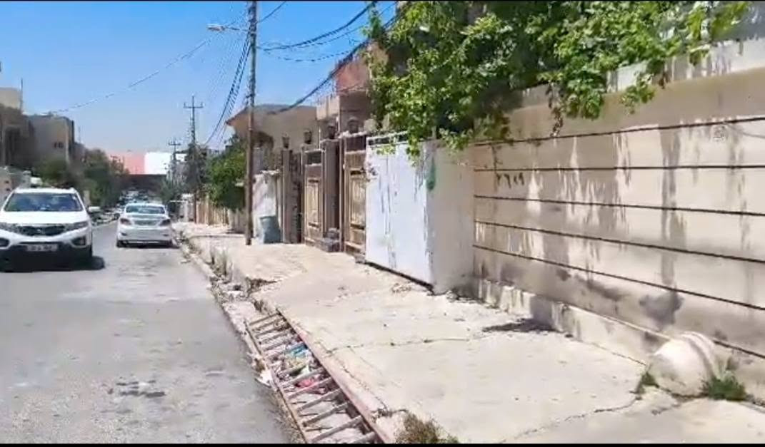 دار للأيجار
دار للأيجار في الموصل حي الباديات قرب منتزه البلديات
قريب على السايدين الرئيسية مال طب الأسنان مساحه 200
الدار طابقين يتكون من غرفة عدد (( 6 ))  وهول عدد 2 
الدار جاهز من ماء و كهرب// ***********
 الاستفسار اتصل           ***********
