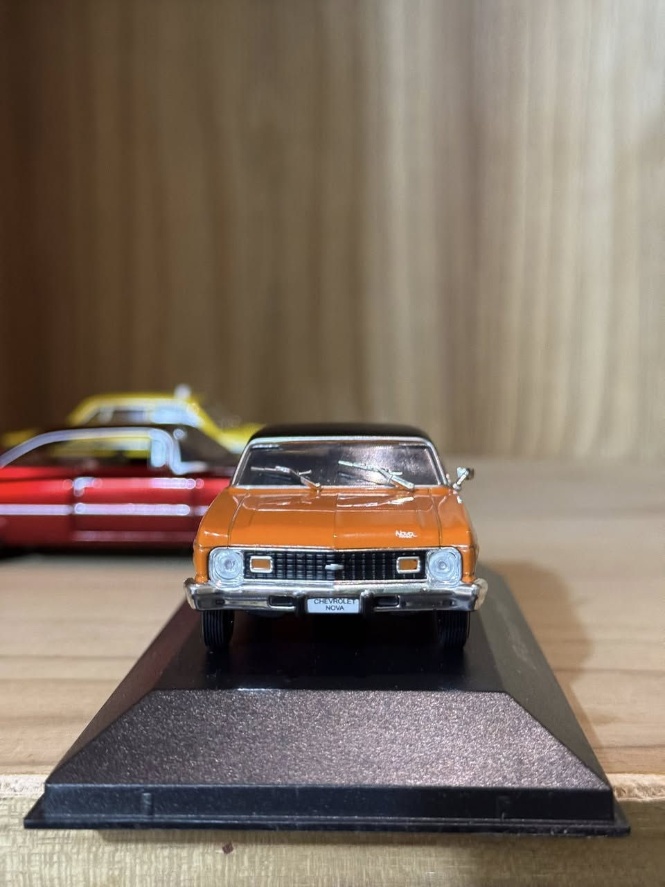 حجم 1/43 
والحمرة طولة 15 cm 
كلهن 65 الف توصيل موجود


**إذا كنت صاحب هذا الإعلان وتريد حذفه لأي سبب، رجاءا أرسل رسالة إلى الدعم الفني**