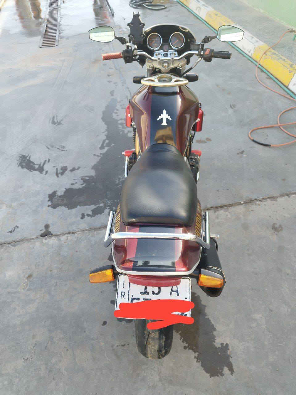 للبيع سي بي 400 جيل اول رقم وسنوية انكليزي الانبار مكاني فلوجة السعر مليونين ونص وبيها مجال للاستفسار 
***********
***********
