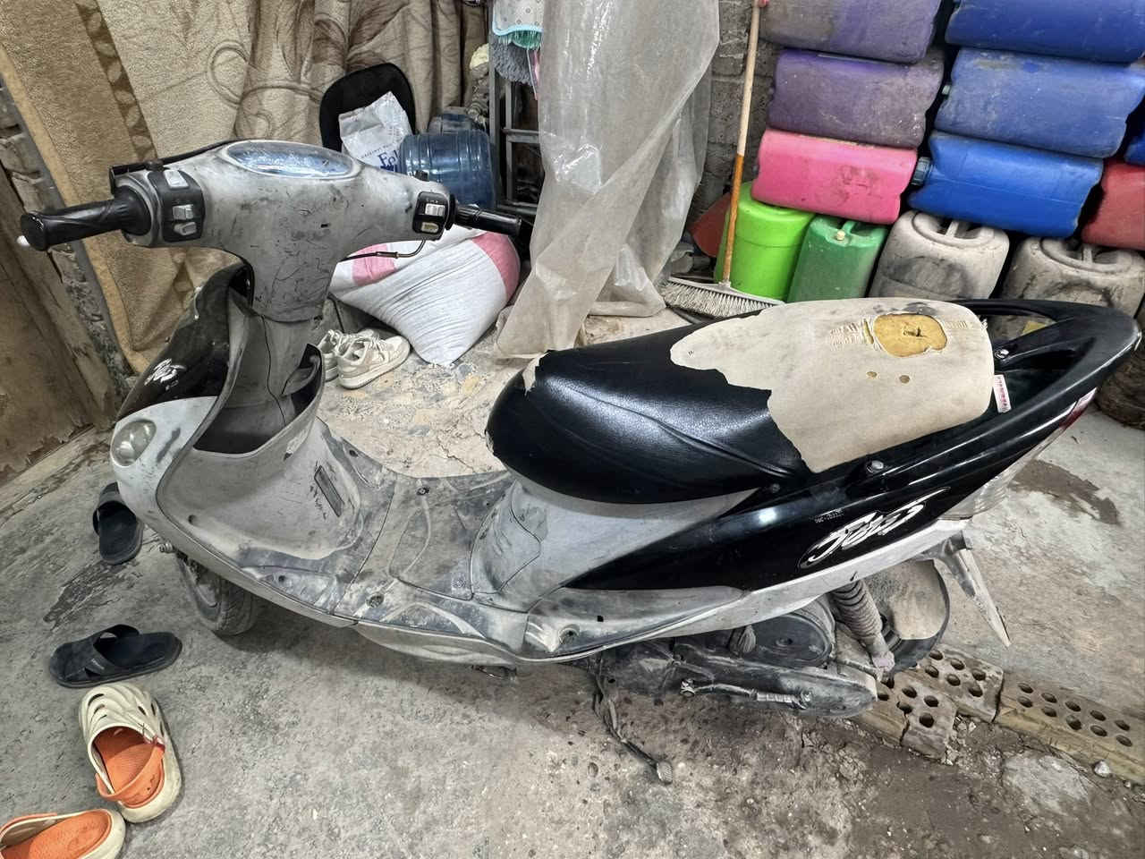 السلام عليكم دراجه ماكس منغولي للبيع مكينه مامفتوحه كهربائيات كله شغاله بيه صالنصه توبو سعر ٦٠٠ وبيه مجال المكان شعب حي التجار للستفسار ***********
