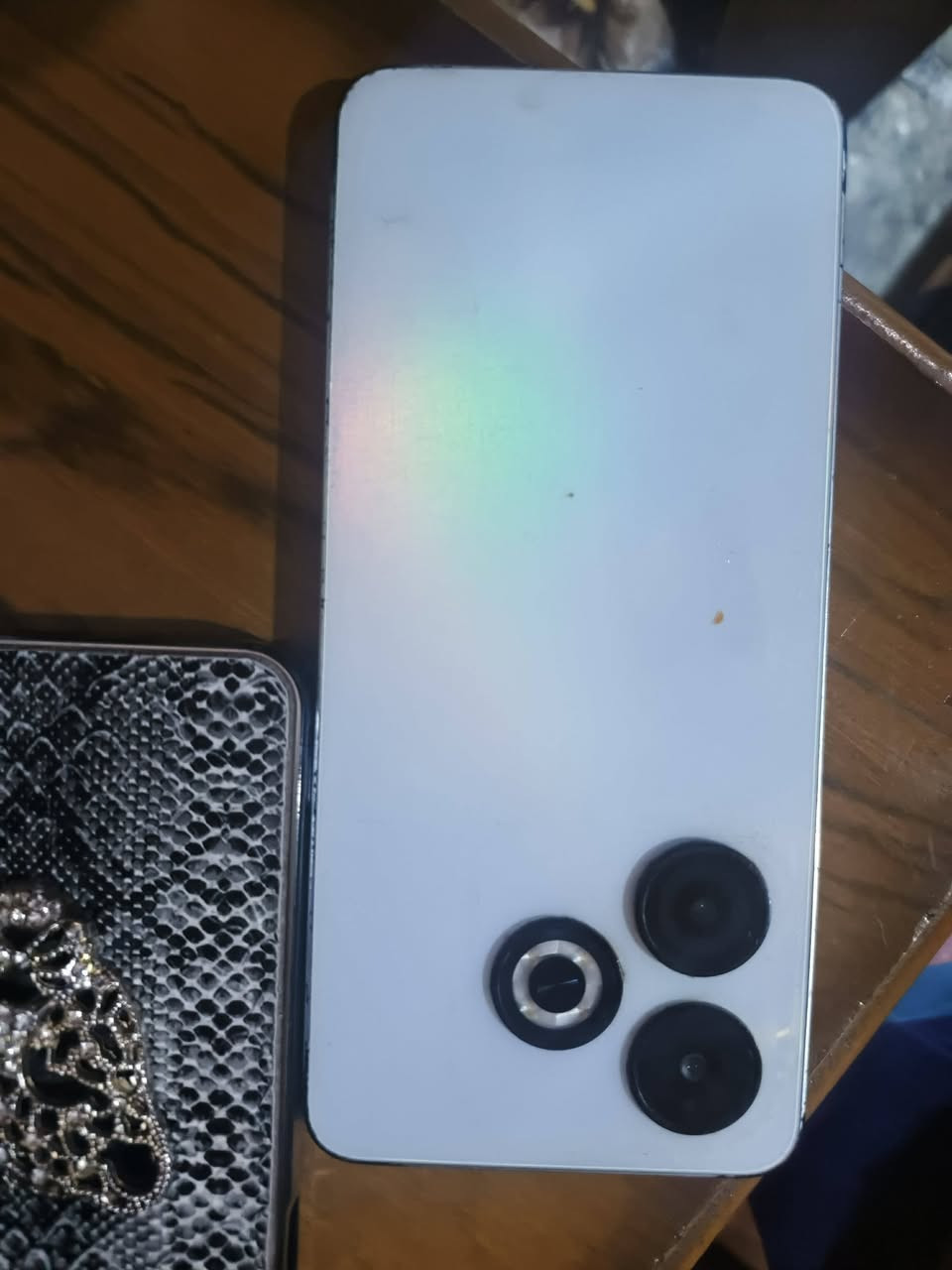 جهاز انفنكس ذاكره ١٢٨ بي كسر بشاشه ممئثر سعره ٦٥ بي مجال تواصل على رقم بي واتساب  ***********
