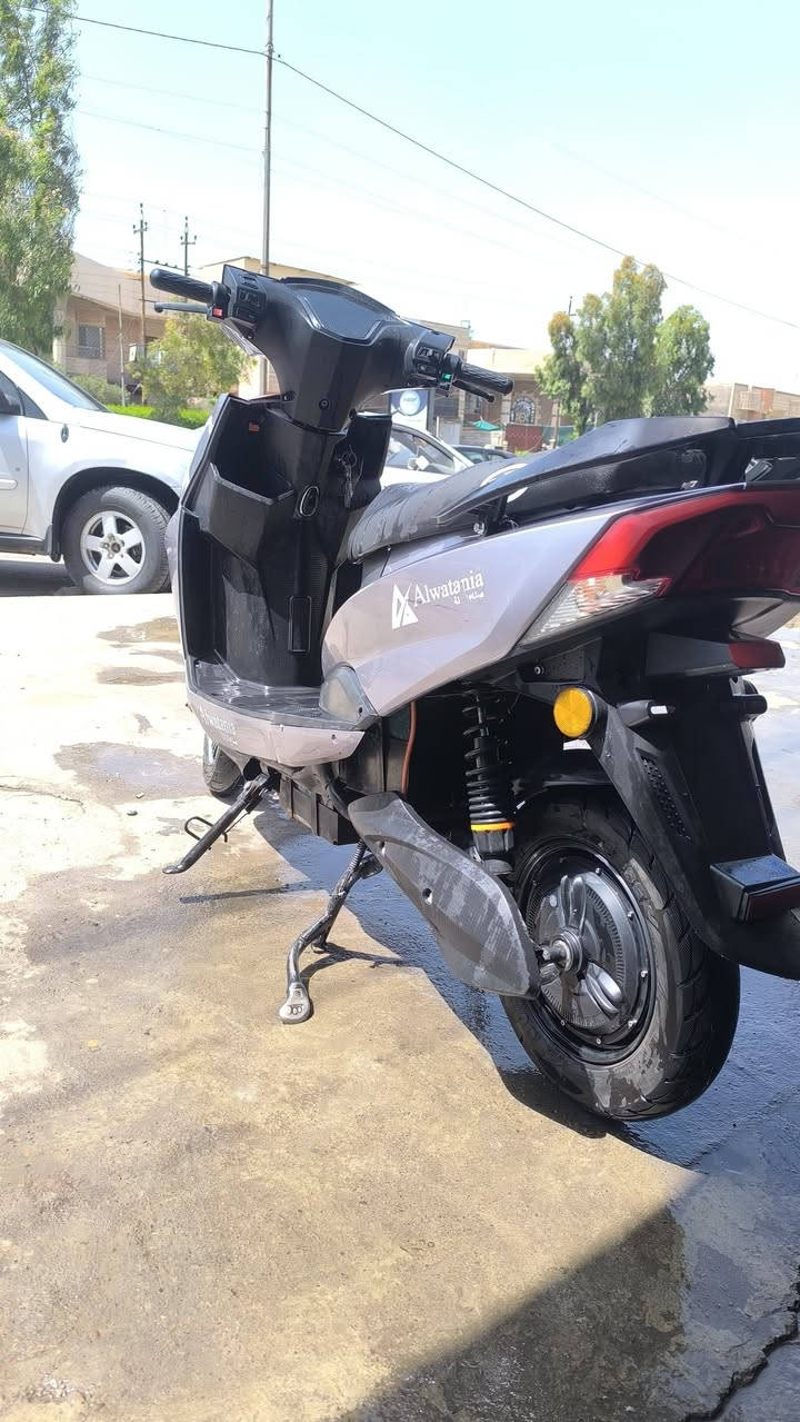 ماطور شحن للبيع
ملف وعقل شرط 
ملف 2000 
بطاريات دبل مسطره 6 شرط فحص 
لايت عالي وناصي ايشاير كلها شغاله 
يمشيك 40 لي 50 كيلو حسب سرعه 
عنوان موصل ايسر حي الكندي 
سعر 400 بي مجال 
***********
