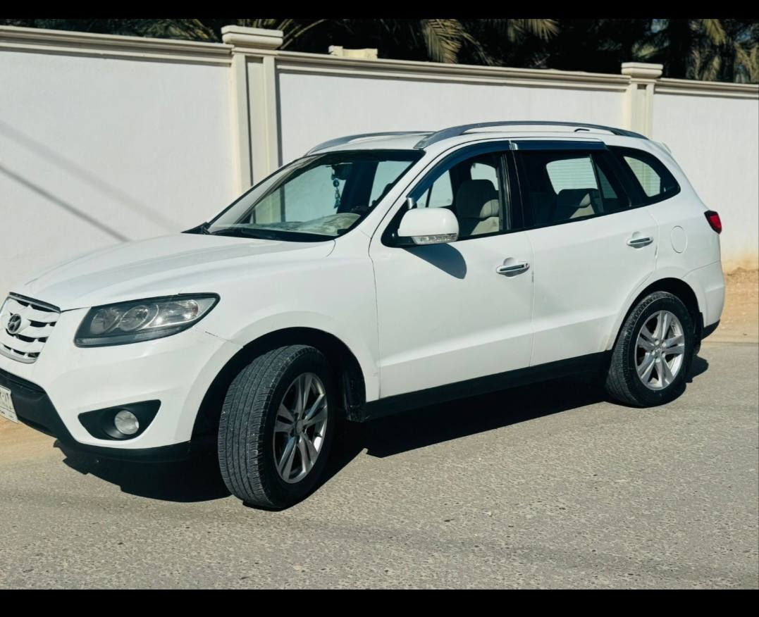 كربلاء 
سنتافي ٢٠١١ رقم بغداد فول واحد على واحد بدون قطرة صبغ محرك ٦ سلندر ٣٥٠٠ فور ويل بصمة سلايت حساسات خلفية كامرة شاشة كشن كهربائي شرط كير محرك بلجيس مكانها كربلاء السعر ١٥٨ رقم الهاتف *********** بيها واتساب
