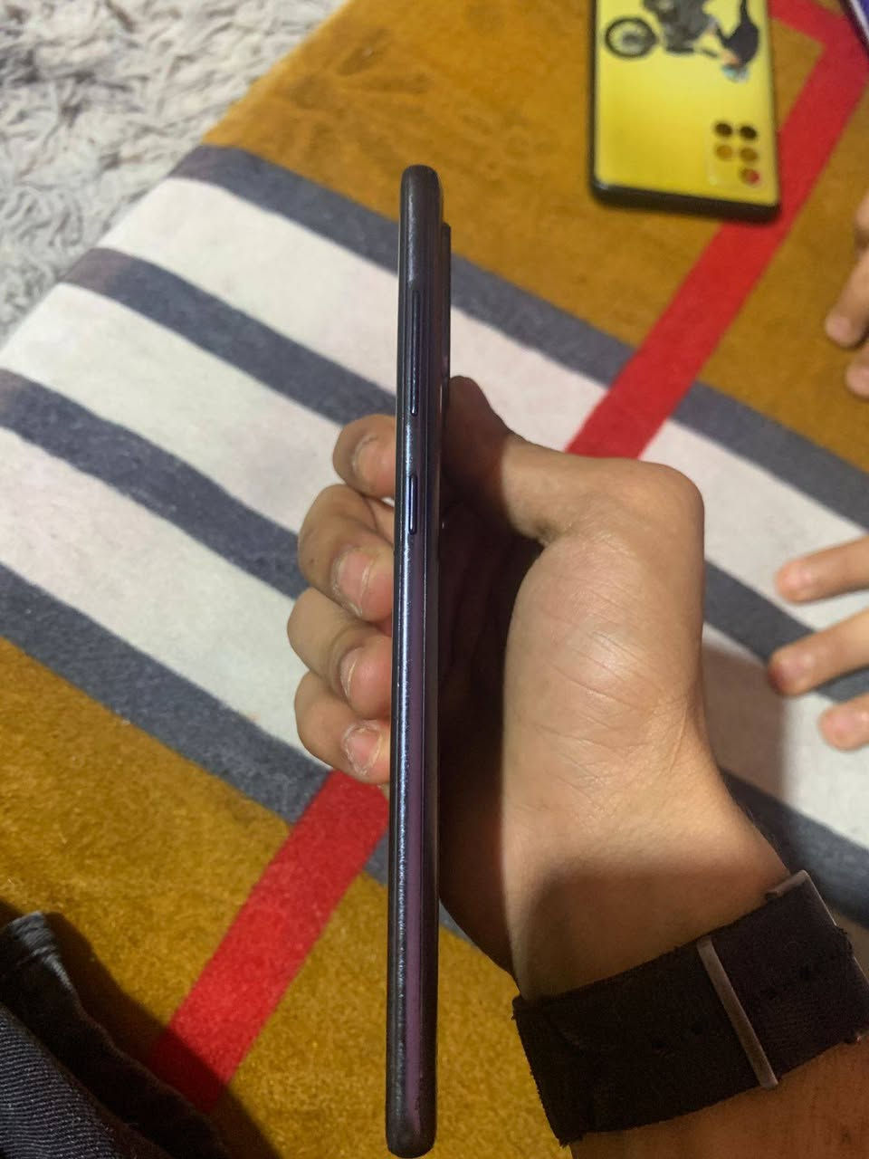 سلام عليكم تلفون للبيع فقط السماعه مال الصوت ومال الاتصال شغاله نظافه 70% والسعر خاص***********
