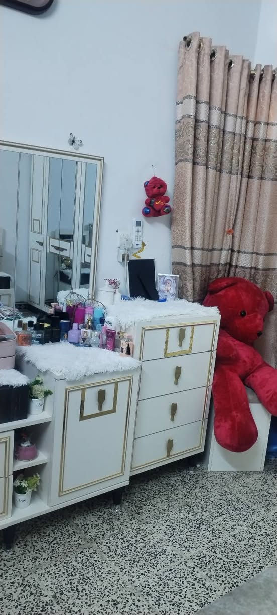 غرفه نضيفه للبيع  ١٠قطع السعر خاص*********** مكان الموصل

