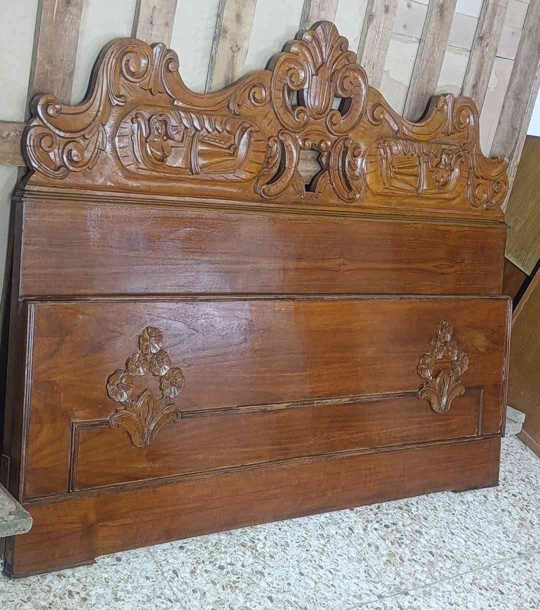نكول ياالله/سلام عليكم 
غرفه نوم صاج عراقي ام نقشه 
سعرها 475 بي مجال بسيط
عنوان كركوك/ حي النصر يم مدرسه الكرام 
***********
