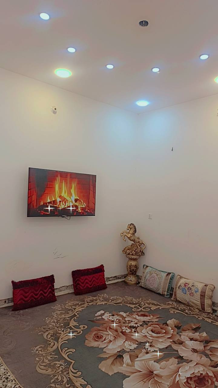 السلام عليكم بيت للبيع
منطقه الحسينيه السكلات شارع 20 ابو علي المضمد وره المدارس مقابل ال15 
بناء جديد عالي على الشارع متر ركن  100م مربع 
غرفه نوم واستقبال ومطبخ ومنور مع صحيات ناقصهن بس بيبان لان البناء جديد مثل ما وضح بالفيديو 
السعر 68 وبي مجال بسيط رقم صاحب الدار ‏‪***********‬‏ الاستفسار الاتصال
