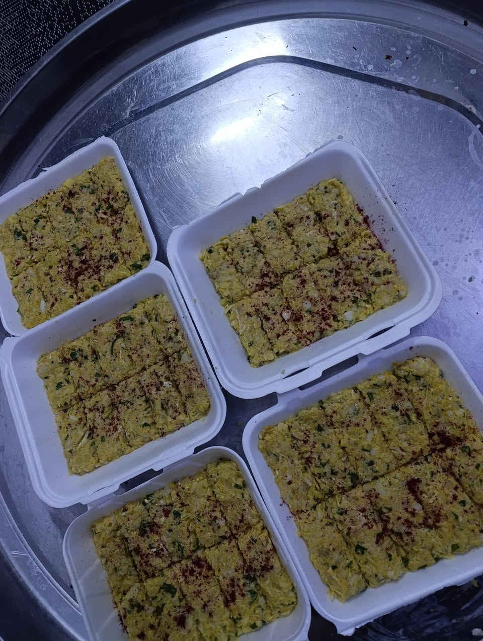 ع بركة الزهراء نبدي متوفر عجينة كباب عروك سعر الحافظه 3 ألف مشكل وجاهز بس تقلونه والف عافيه التوصيل داخل الشطره الف مستعدون لتجهيز المواكب الحسينيه شغل بيت ونظيف الله شاهد ارقه انواع اللحوم لحجز مراسلة الحساب او التواصل ع واتساب *********** لرد السريع
