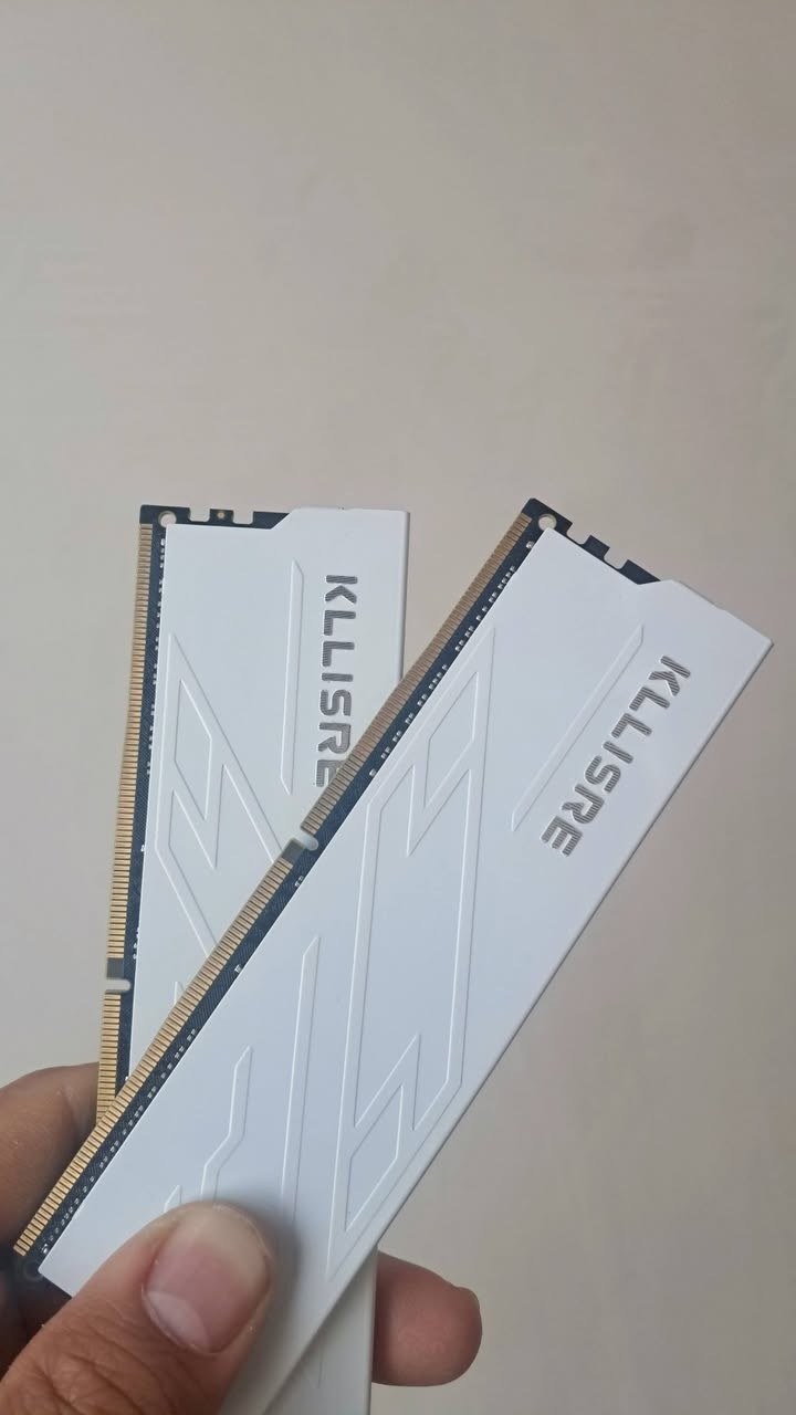 السلام عليكم
رامات ddr4 للبيع 
Cl22 3200MHz 
واتس اب 
0770 062 3726
