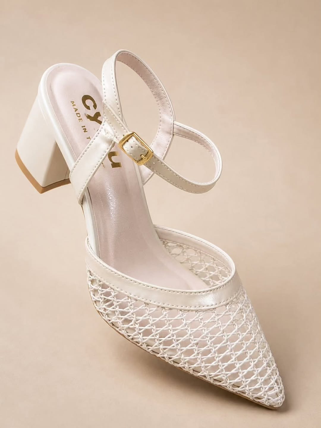 كعب طبي ارتفاع 5cm الأكثر راحة 
Size 37 38 39 40 41
للحجز مراسلة الصفحة أو *********** 
يوجد خدمة توصيل لجميع المحافظات
