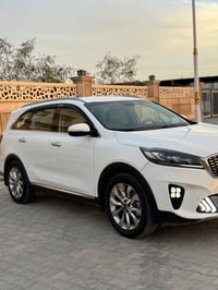 سورنتو 2018 شكل عشرين خليجي كفاله عامه  جديده مال جناي  رقم سياره بغدا...