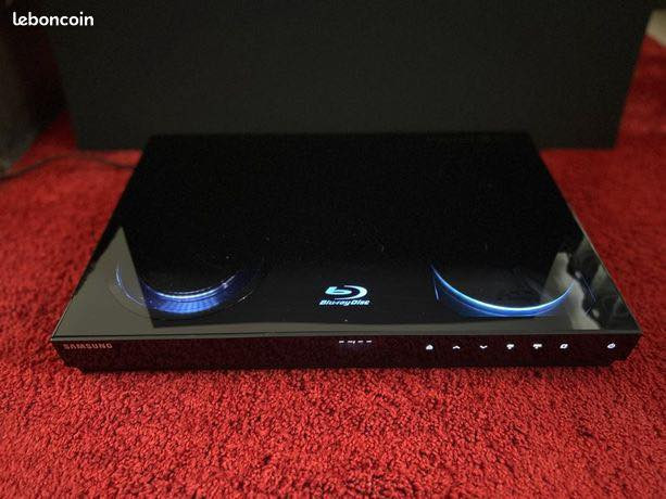 ‏سلام عليكم شباب جهازين2 واحد من شركة 
Pioneer házimozi,M-F10
‏والثاني من شركة سامسونج
‏قيم بما يرضي الله قطعتين بسعر واحد جهاز بدون سماعات دمام ￼￼
‏جهاز الأول شغل وسماتين دمام كامل مع ريمون
 ***********
