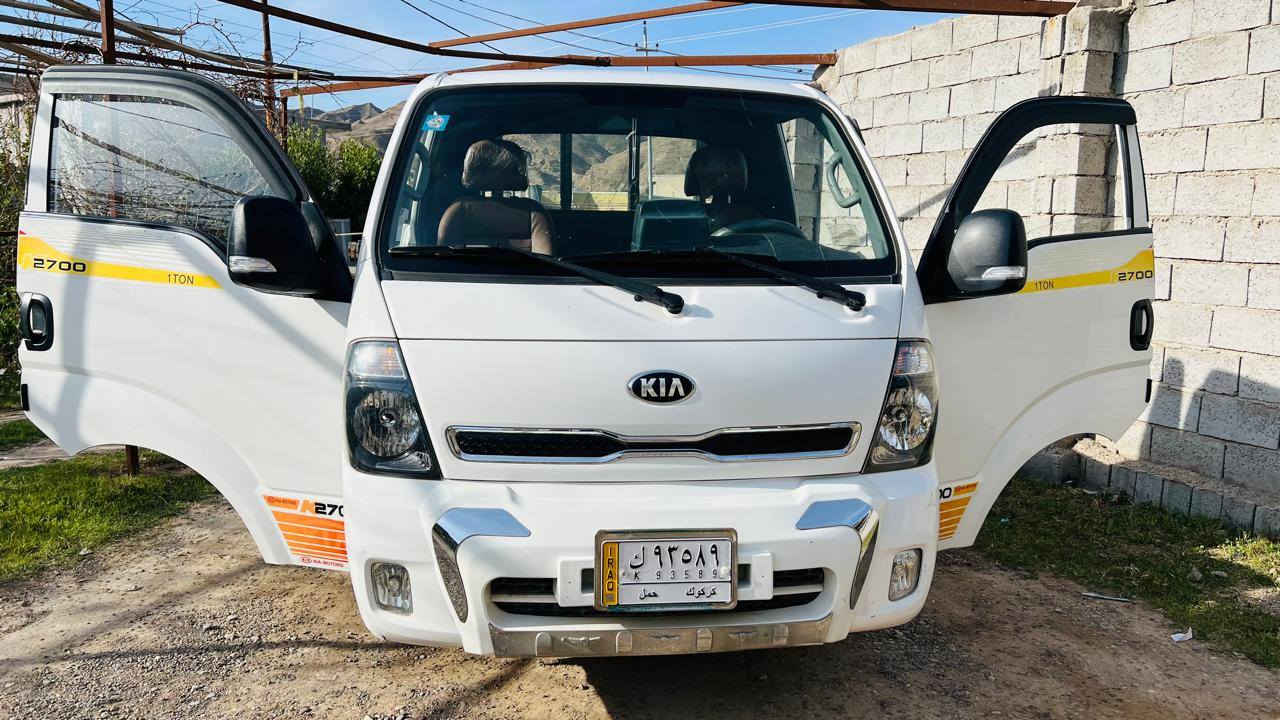 السلام عليكم كيه للبيع موديل 19 رقم كركوك سنويه جديده ورقم جديد باقي علوحات  السياره مكفوله كفاله عامه شرط عل وضع الشركه كلها محرك شرط مامفتوح گير اكسل شاصي صدر تايرات جدد كلها بل شرط مكان السياره قريه المسحگ السعر 135 وبيها مجال الشراي يتصل ***********
