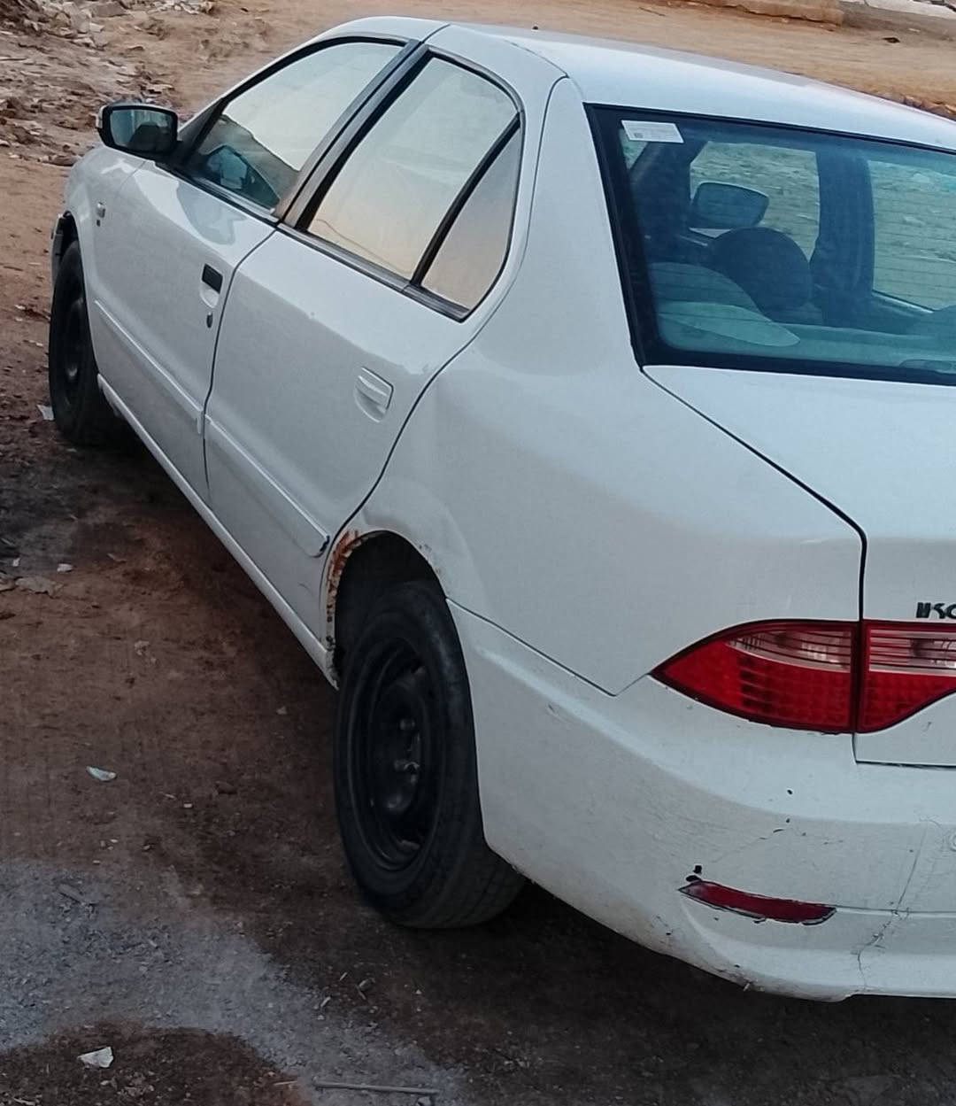 السلام عليكم...
سمند سورن 2011. رقم مميز الماني ..
مكينه وكير جدد قبل شهر شادهن + حداديه + فلنجات + دسكات + درايمات كله جديد..
جاهزه سستم صوت شاشه كار بلي كهربائيات تبريد نقص غاز بس ..
بيها ضربه بالجاملغ الايمن موضح بالصوره وما صلحته ..
مكاني كربلاء ***********  ( راعيها يريد مداور )  ب32$ وبيها مجال للشراي
