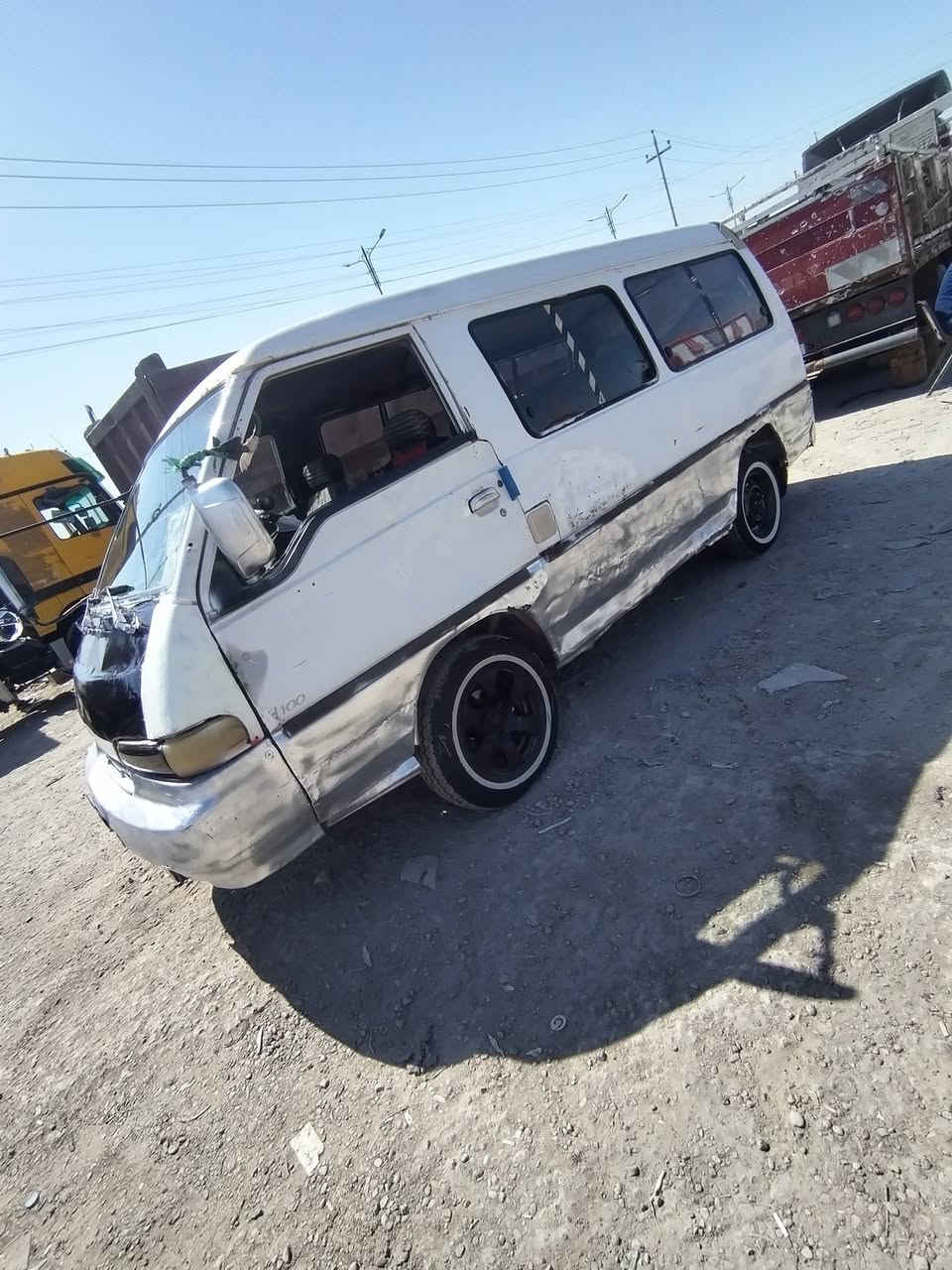 السلام عليكم سياره هونداي للبيع او للمراوس مكينه ونجي اوتوماتيك مكينه 6 نضيفه وناعمه واكسن نضيف وكشرها مثل ما بين بل صور سعرها 17 بيها مجال شراي يتصل وبي خير ويدلل مكاني ناصريه  ***********
