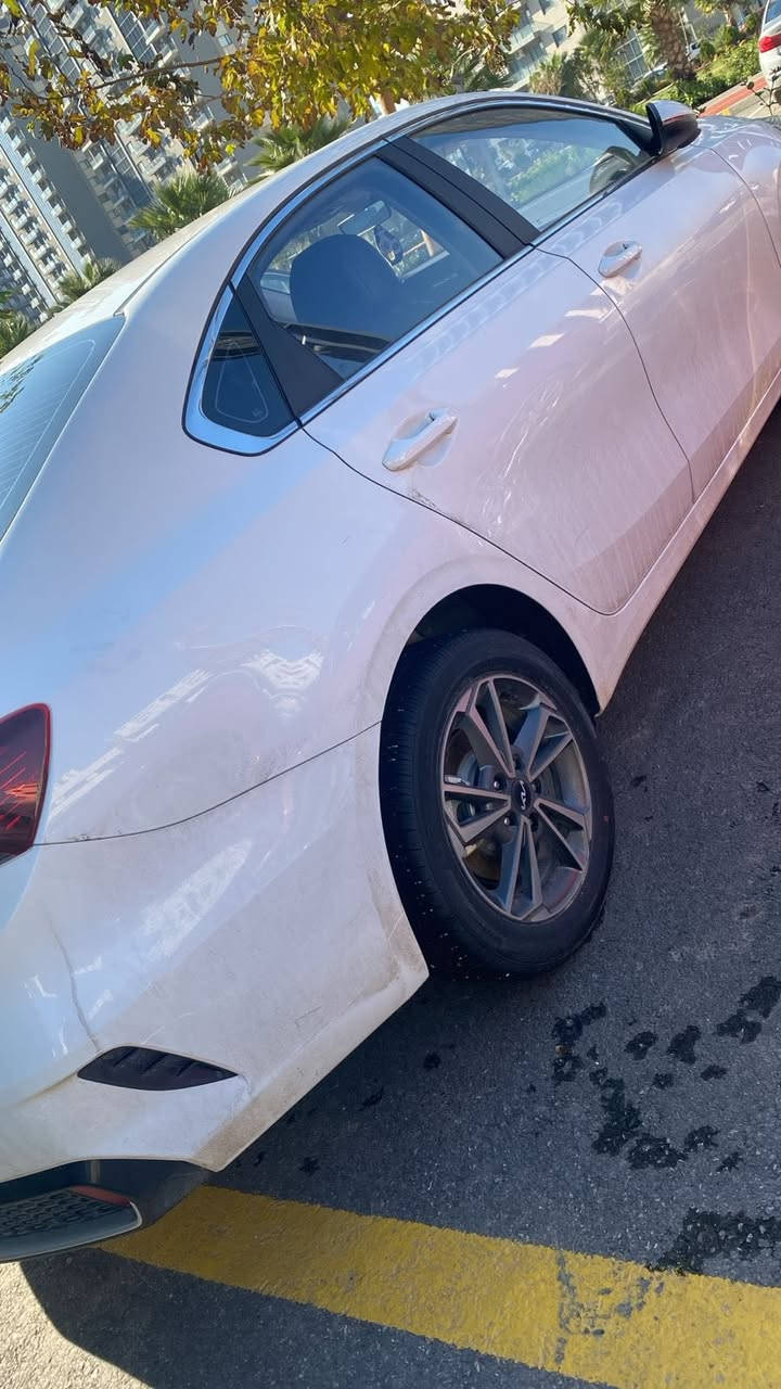 سياره للبيع نوع كيا 3 موديل ٢٠٢٤ماشي  ١٤تلف كليو متر سياره جديده سعر السياره ١٥٠  ورقه ومجال اتصال عل الرقم ***********
