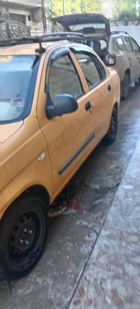 سلام عليكم للبيع طيبه ٢٠١٥ كير محرك  خير من الله حداديه وتخم تاير جديد سنويه ساقطه تبرد يحتاجله كمبريسر عاطل السياره انته تجي واتشوف اريدها ٣٥ وبيها مجال  
***********
