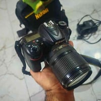 نيكون 7200 • ملحقات • بطاريتين