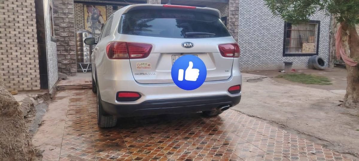 السلام عليكم  سيارة  سورنتو مديل2019وارد أمريكي  حادثه بونيد وجملغ لبونيد نفسه ول جاملغ مبدل ولباقي مكفول بدون دواخل سياره حلوه وجاهزه حداديه جديده تخم تاير  السعر 190وبيه مجال انا مكلف بل نشر هاذه رقم صاحب السياره للستفسار اكثر تقال عل رقم ***********
