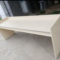 طاولة دراسية • العدد ١٠ • ٢٠٨×٦٠×٨٥