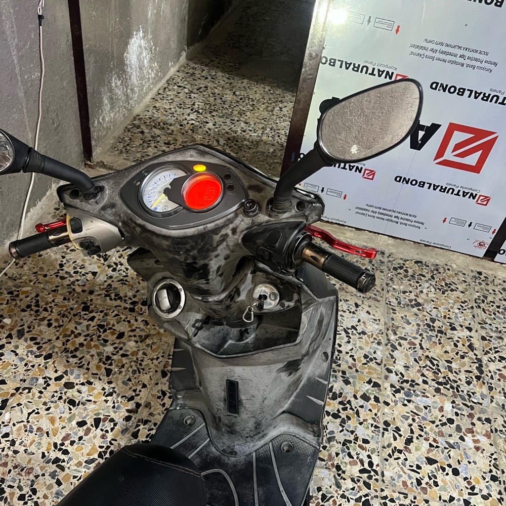 دراجه سكنس فحل البيع سعر نهاي500
رقم ***********
هل بيها أوراق كاملة وترقيم/لوحة؟ وإذا تريد، باسم منو المسجلة؟: 
مكاتبه فقد
وين مكانك بالضبط حتى المعاينة والاستلام؟: 
العبيدي