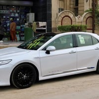 للبيع كامري موديل 2024 فئه كراند يعني فووول مواصفات تفاصيل اكثر 077253...