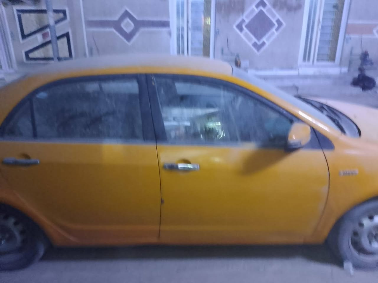 السلام عليكم سياره للبيع او المراوس موبل جيلي  سياره بها  
كير قايم السعر 30 ورقه

***********
