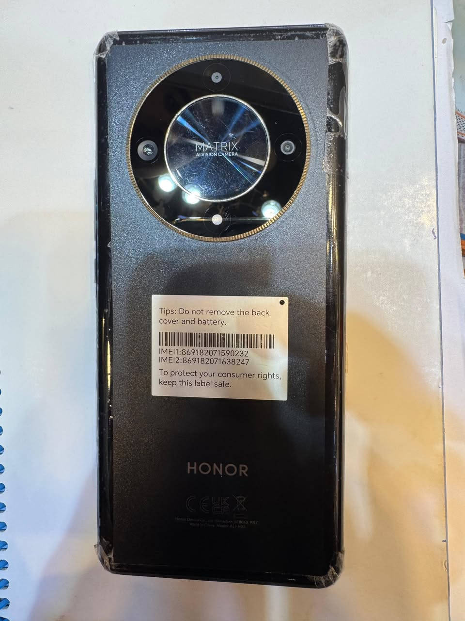 يا الله 
هونر x9d الجهاز جديد شاهد الله هاي الزگته مال الشركة الاصلية وملحقات كاملة (شاحنة راس+كيبل الاصلي + سماعات اصلية ما مستعملة + كفرات ثنين ومن ضمنهن مال الشركة + كارتونتة الاصلية )  جهاز نضيف كلش ذاكرة 256 عشوائية اعلى شي 12 محدث اخر اصدار 
مكاني كربلاء حي التحدي 
رقم موبايل / ***********  اي سؤال ستفسار بالخدمة 
مراوس فقط ايفون 13 او 14 او اس 23 او 24
