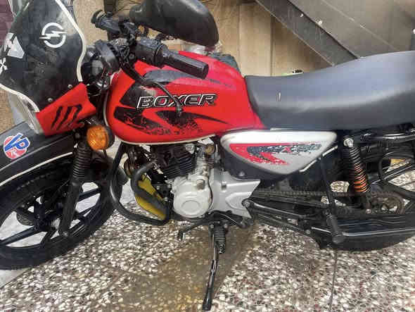 السلام عليكم بوكسر 2021 نازله بشهر 12 اوراق كامله مكينه ممفتوحه لا تبخير ولا تنقيص دراجه كلش نضيفه سعر 1650 وبيها مجال 
مكاني بغداد شهداء البياع 
***********
