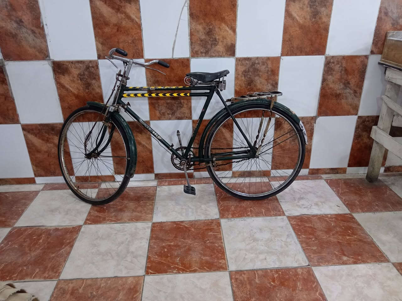 السلام عليكم باسكل هيرو حجم ٢٨ نظيف ناقصه بس بريك السعر ٦٥مكاني الصليخ الاتصال بل رقم ***********
