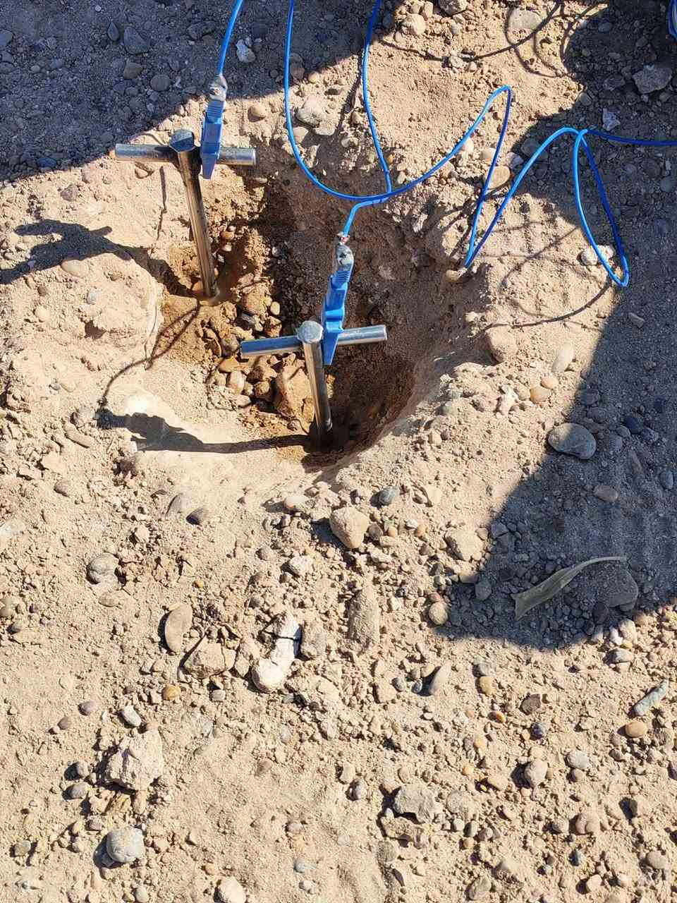 كشف في محافظة الانبار تحديدا منطقة الطراح الجرايشي. لتحديد افضل نقطة حفر بئر ارتوازي/ بتأريخ/ 2..3..2026
ater exploration geology
مكتب البحوث للدراسات الجيولوجية والهندسية للكشف عن المياه الجوفية بأستخدام احدث اجهزة الكشف الجيوفيزيائية.تحديد اعماق المياه _السطحية_والجوفية_تحديد نوعية المياه_مالحة_عذبة_معدنية
تحديد غزارة المياه 
تحديد الفرغات والتكهفات
 الصخور القاسية غرانيت بازلت

للطلب والاستفسار  يرجي تواصل معنا عبر الواتساب او الاتصال عبر ارقامنا التالية:
***********
*********** #العراق #سماوة #الموصل #بغد #الرمادي #كربلاء #ديوانية #نجف #البصرة
#كشف_مياه_جوفي
#تقنيات_حديثة_العراق
#الديوانية_نجف_بصرة
#كربلاء_بغداد_ناصرية
#المثنى_ديالى_بابل_صلاح_الدين
#الزراعة_العراف_فلاحين
#الزراعة_المياه_الجوفية
#الزراعة_المستدامة
#الفلاح_العراقي
#مشروعات_زراعية
#المياه_الجوفية_في_العراق
#التقنيات_الزراعية
#خدمات_زراعية
#زراعةالعراق
#الأراضي_الزراعية
