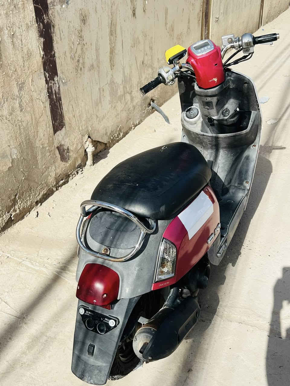 سلام عليكم ماكس بوليس للبيع نوزل مو كابريتر دراجه اخت رمبه نضيفه كلش نامعه ومكينه خرسه لا تنقيص ولا تبخير كلجات جدد شلعه ومعدل فول كهربائيات كلهن شغلات السعر 650 
الرقم ***********
