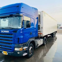 للبيع سكانيه بس راس موديل2006 بسم شركه فقط وكاله 07811745446
