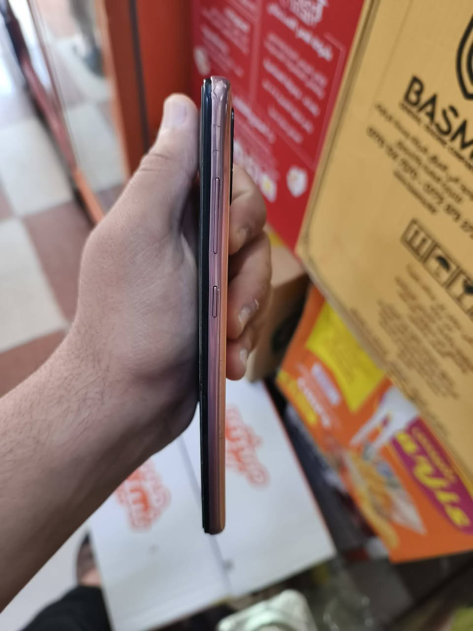 amsung Galaxy A51هاتف مرواس شاشة 6.5 إنچ Super AMOLED (حلوة وواضحة)
رام 4+6 
تخزين 128GB
كاميرات أربعية (48MP الرئيسية)
بطارية 4000mAh
معالج Exynos 961 شاشة قوية وجميلة 👍
تصميم حلو وخفيف
كاميرات زينة بالنهار
بطارية تمشي يوم عادي
سناب ✅
واتساب ✅
تيك توك ✅
يوتيوب ✅
ونجي عل الالعاب ✅
ببجي 60 فريم يدعم جيروسكوب✅
العاب البقيه مثل لعبه دلتا فورس جيرسكوب✅ جهاز قوي✅ معنى الكلمه اخواني رجاء الجهاز مراوس فقط


**إذا كنت صاحب هذا الإعلان وتريد حذفه لأي سبب، رجاءا أرسل رسالة إلى الدعم الفني**