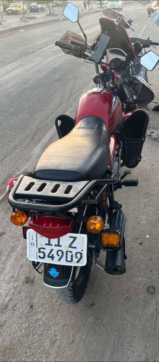 سلام عليكم بوكسر 22
رقم وسنوية نكليزي تحويل ثاني يوم 
الدراجة كاملة مكملة مابيه نقص 
ستخدام شخصي مشتغلة دلفري قليل 
دراجة حلوة نضيفة ومعتني بيه 
مكاني الشعلة 

***********
