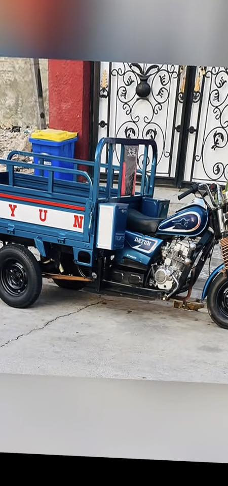 ‏سلام عليكم عندي ستة دائمون اللون أزرق للبيع موديل 2017 دراجة رقم رقم أبيض دراجة حلوة نظيفة و مو شراي لا يكسر حلال العالم ￼أحلى من الصورة العنوان كوت حي الجامعة أي استفسار على هذا الرقم *********** ￼
