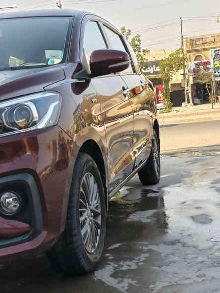 السلام عليكم ساسوكي موديل 22سيارة كفالة ماعدا الحالوب مطلوبة للمصرف ل2027تنفك تصير حرة سيارة مواصفات سبعة راكب تحكمات  بصمة رادار مري شفط 3قطع تبريد سيارة خير من الله محرك 1500كير مكينة كلة كفالة بعدهي بضمان الشركة لحد الآن السيارة ماشية 130 بدون حادث...... رقم *********** بغداد السيارة
