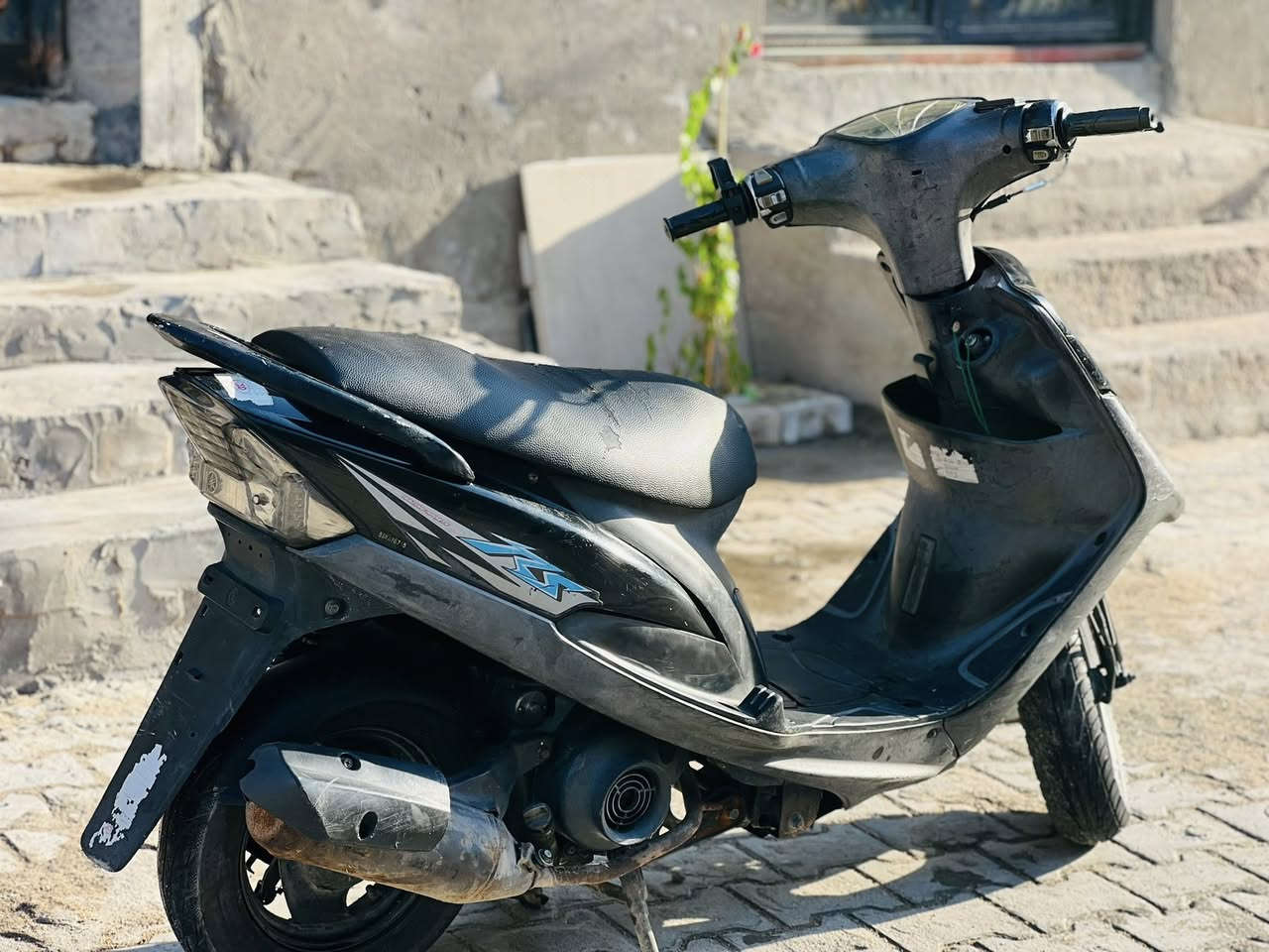 دراجة ماكس عدلة
نضافة 95‎%‎ 
باله صالها 7اشهر من خذيتها 
ب950 قفلها 800 🔐 
بصرة الأصمعي


**إذا كنت صاحب هذا الإعلان وتريد حذفه لأي سبب، رجاءا أرسل رسالة إلى الدعم الفني**