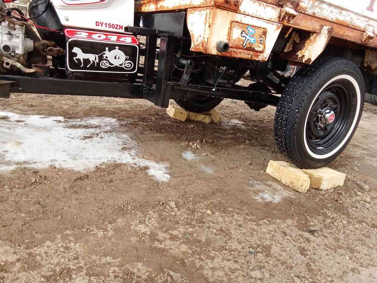 سلام عليكم للبيع شاصي14محرك وبدي21ستوته نضيفه مفتوحه بستم كهربائيات كامله اكسن جديد خفيف كلش ستوته خير من الله جاهزه لشغل مكان سوك الشيوخ تقاطع كرمه عكيكه  ***********
