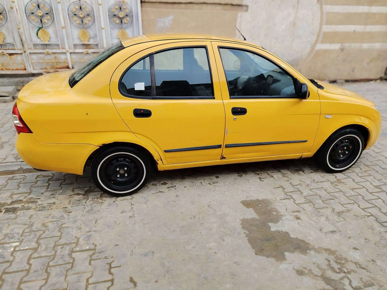 السلام عليكم طيبة ١٧ مصفره هيئة وغرامات بيها طخات خفيفه يرجعن بارد بدون صبغ گير مكينه خير من الله رقمها واسط راعيها بلكوت مكان السيارة كوت السعر ٣٨ وبيها مجال قليل(***********)
