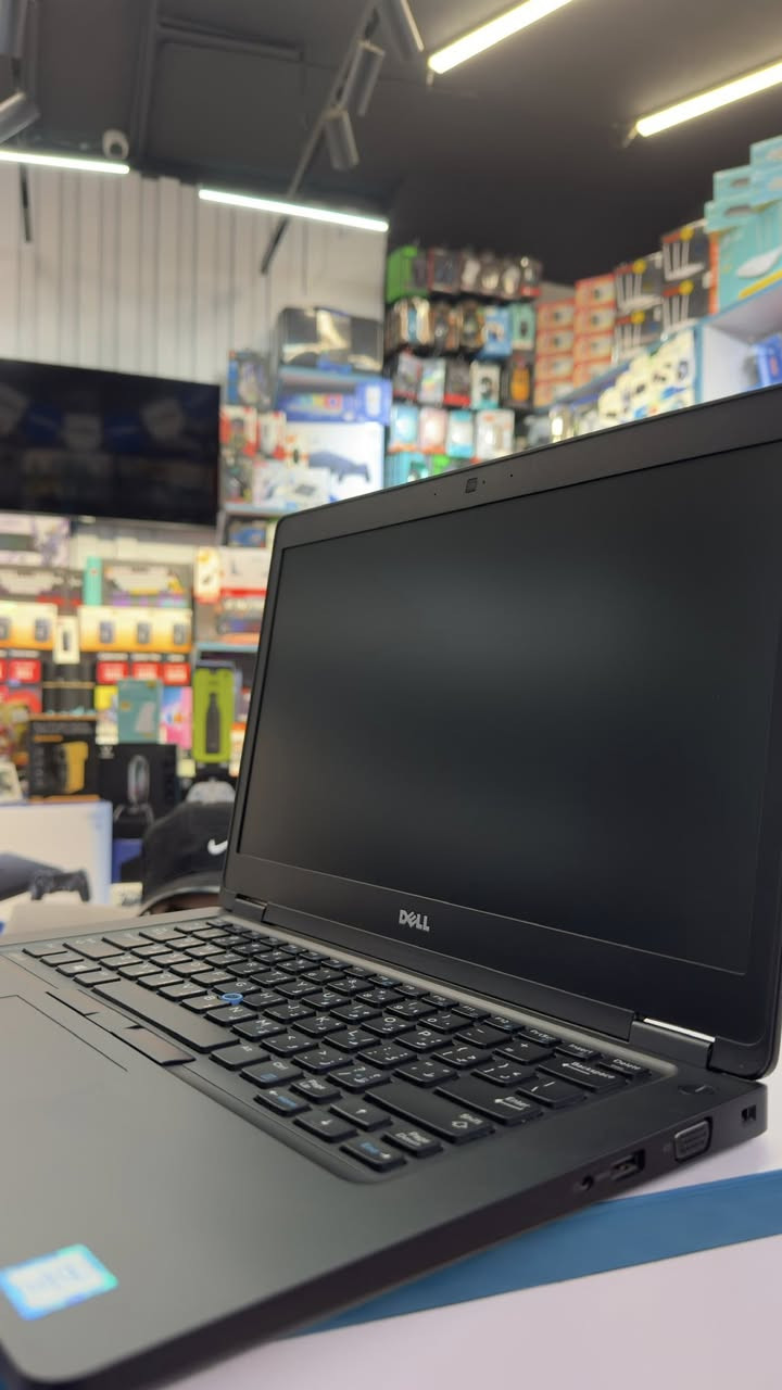 Dell Latitude 5480

معالج Intel Core i7 الجيل السادس يوفر أداءً مستقراً لإنجاز المهام اليومية والعمل المكتبي.

المواصفات:

* معالج: Intel Core i7
* الجيل: السادس
* الذاكرة: 8GB RAM
* التخزين: SSD 256GB
* الشاشة: 13 إنش Touch
* كرت شاشة: NVIDIA 2GB
* نظام التشغيل: Windows 10

الاستخدامات:
مناسب للدراسة، الأعمال المكتبية، إدارة الحسابات، التصفح، الاجتماعات عبر الإنترنت، وتشغيل البرامج اليومية بسلاسة
.

المخزومي للالكترونيات 
وياك لانك تستحق الافضل 
العنوان: النجف - شارع غري نفط  
للاتصال على الرقم التالي 
***********
