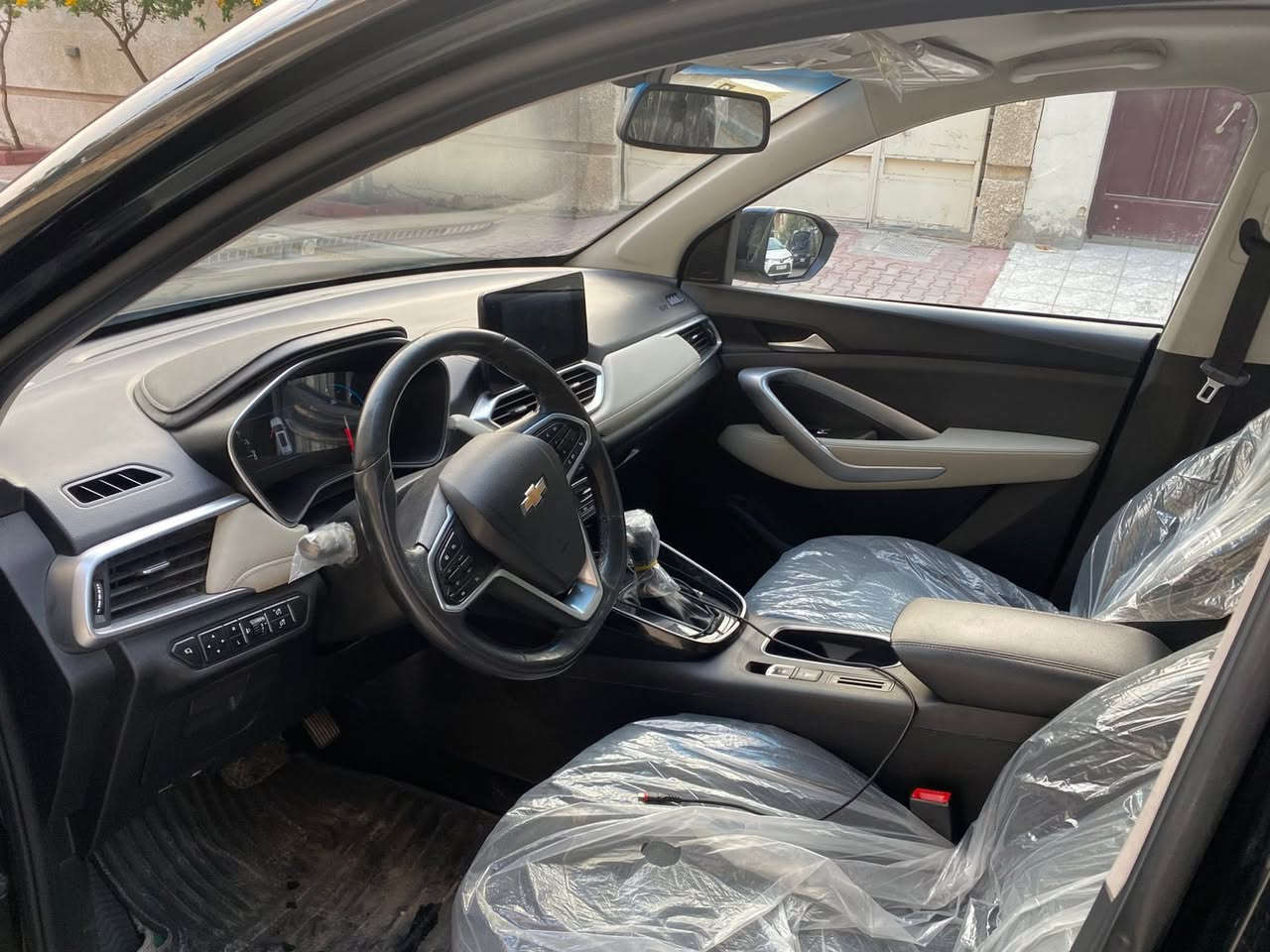 شوفرليت كابتيفيا ٢٠٢٣ ربع يونيد صبغ وبارد باب خلفي بريمير ماشيه ٧٥ كيلو متر خليجيه شركه المنصور رقم سليمانيه بأسمي السعر ١٣٠ وبيه مجال للاستفسار *********** متوفر واتساب او خط
