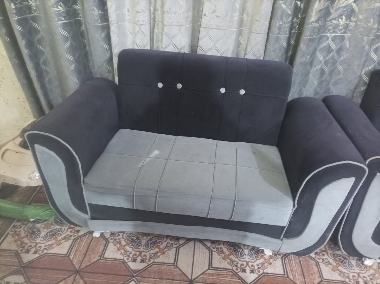 تخم 8مقاعد للبيع الحله السعر 125بي مجال بسيط ***********
