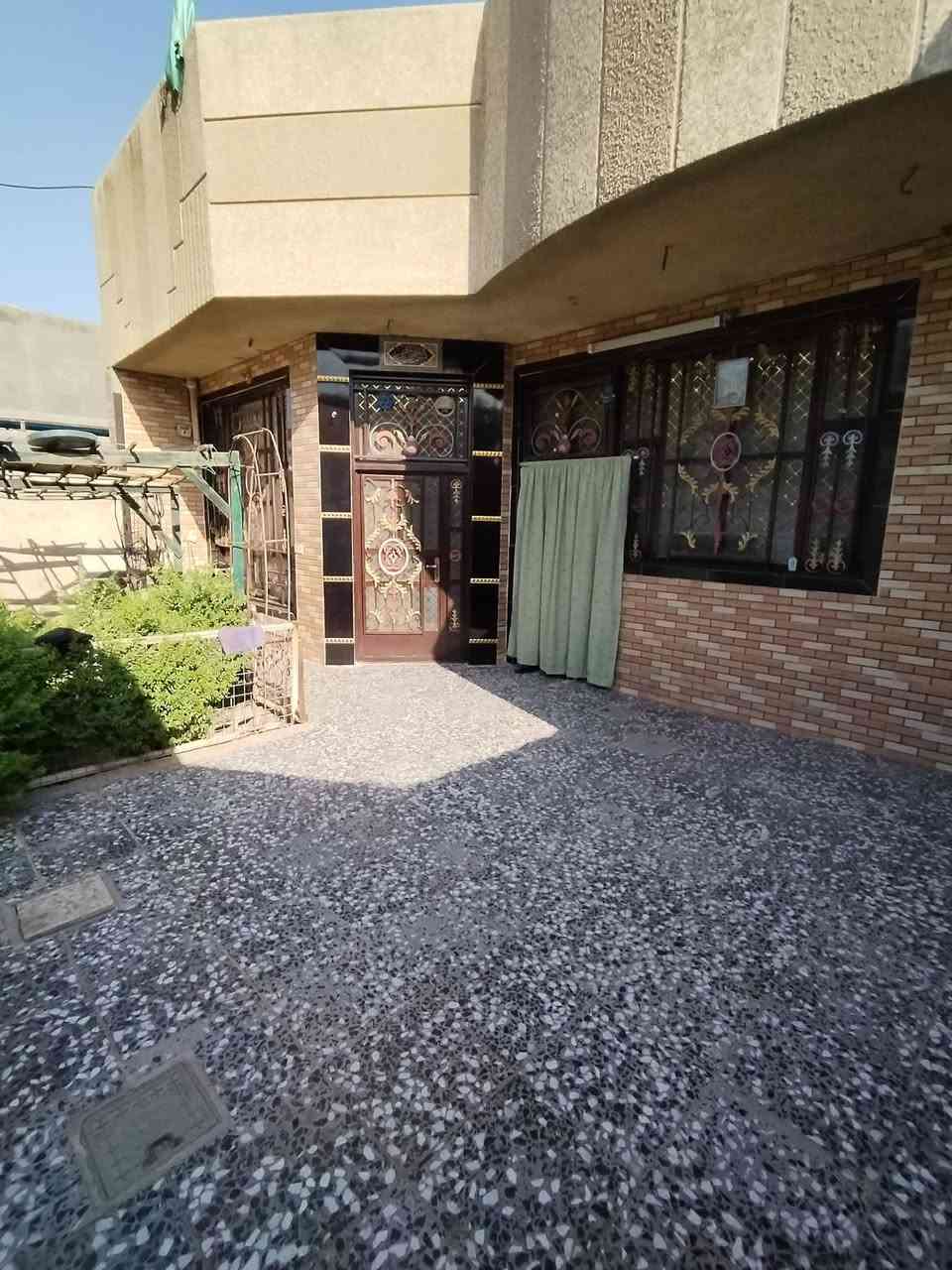 دار زراعي للبيع
العنوان سوق العماري شارع أبو نجاح مقابل بيت النائب صباح طلوبي
المساحة 250 متر
يحتوي الطابق الأرضي على:-
استقبال 7* 4
غرفة نوم 4* 5
غرفة نوم 4* 4
صالة 9* 5
مطبخ 6* 4
حمام واحد 
تواليت شرقي وغربي
ترك حولي
يحتوي الطابق الثاني على:-
غرفة نوم 5*4
غرفة نوم 4* 4
صالة نفس صالة الطابق الارضي
حمام واحد
تواليت شرقي
السعر خاص على الرقم ***********
